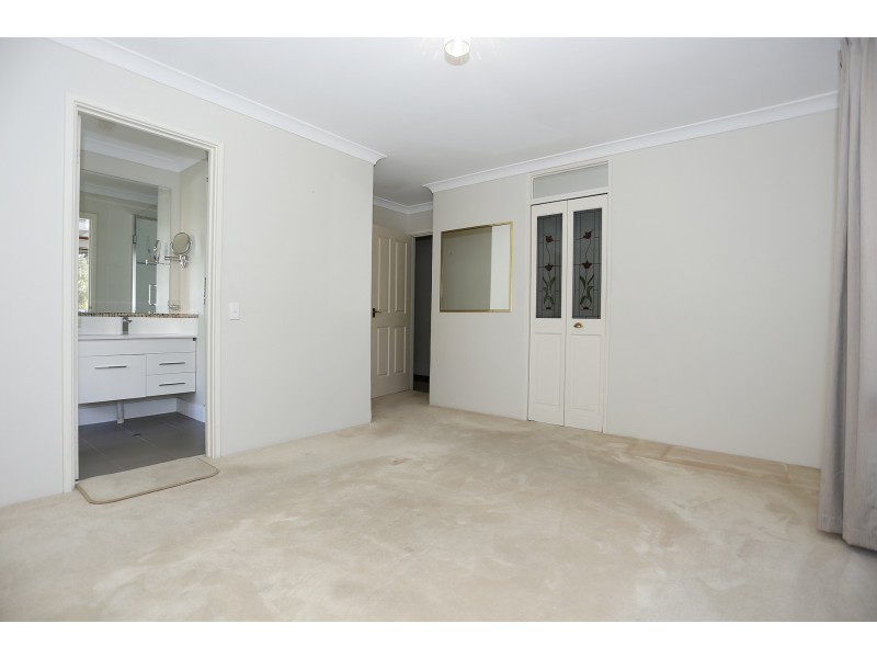 15 Springwood Way, Woodvale WA 6026