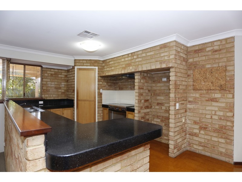 15 Springwood Way, Woodvale WA 6026