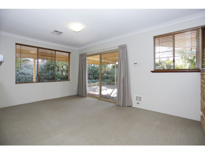 15 Springwood Way, Woodvale WA 6026