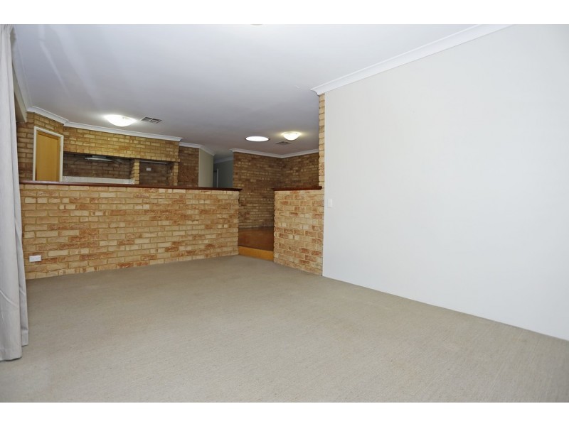 15 Springwood Way, Woodvale WA 6026