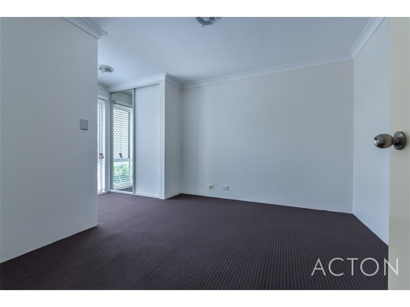 16/4 Waterway Court, Churchlands WA 6018