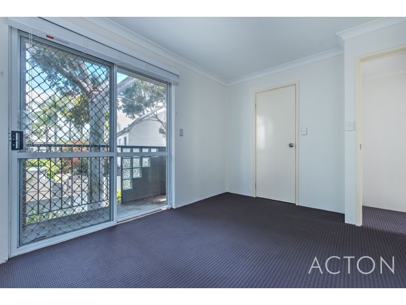 16/4 Waterway Court, Churchlands WA 6018