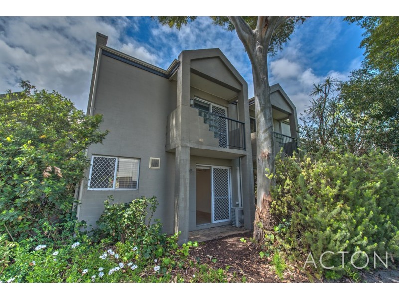 16/4 Waterway Court, Churchlands WA 6018