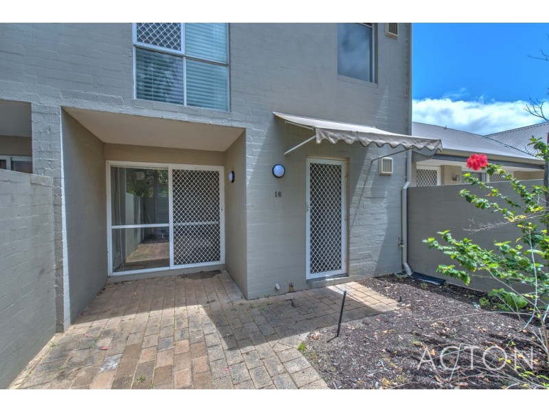 16/4 Waterway Court, Churchlands WA 6018