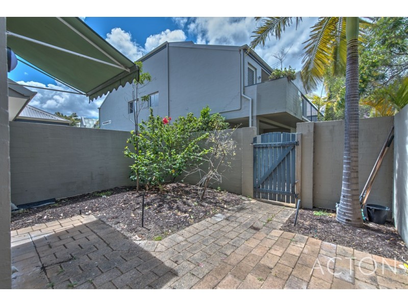 16/4 Waterway Court, Churchlands WA 6018