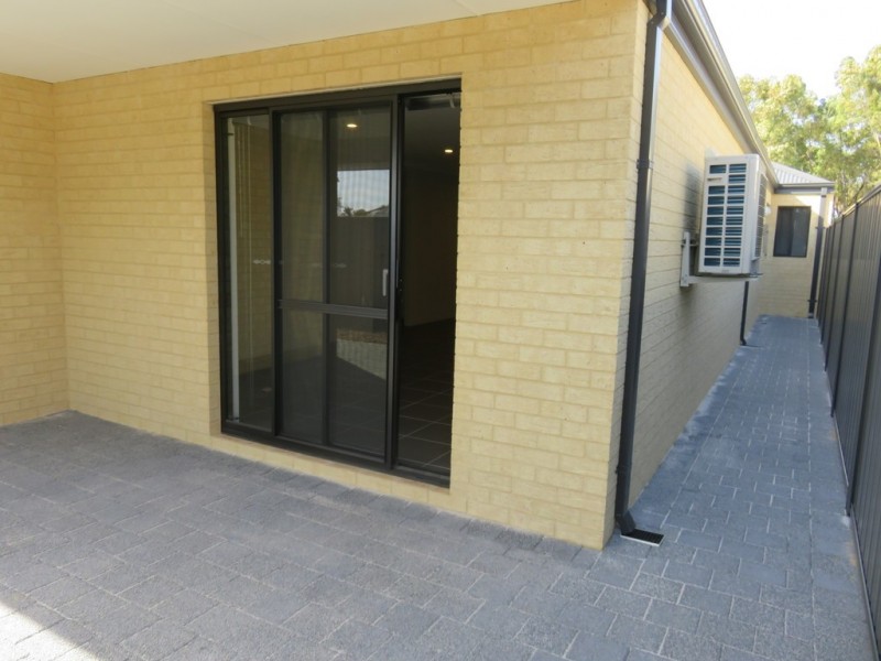 34 Beroona Way, Cockburn Central WA 6164