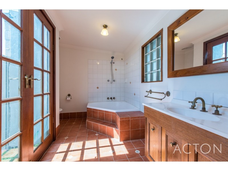 14 Burgess Street, Leederville WA 6007