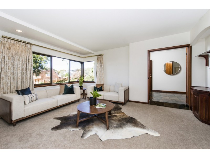 35 Mantua Crescent, Churchlands WA 6018