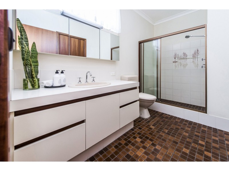 35 Mantua Crescent, Churchlands WA 6018