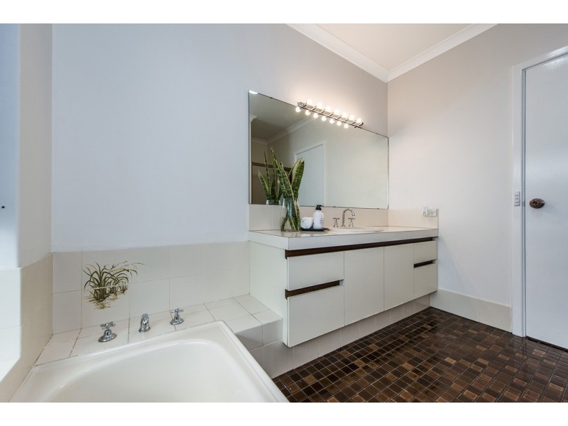 35 Mantua Crescent, Churchlands WA 6018