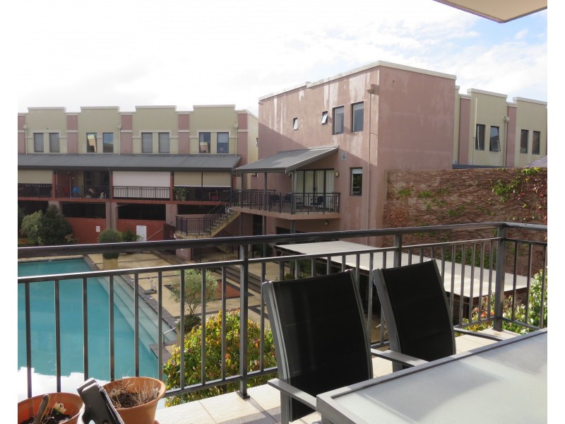 17/1 Roydhouse Street, Subiaco WA 6008