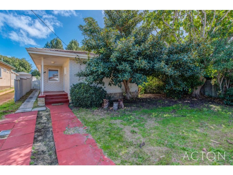 52 Kitchener Street, Trigg WA 6029