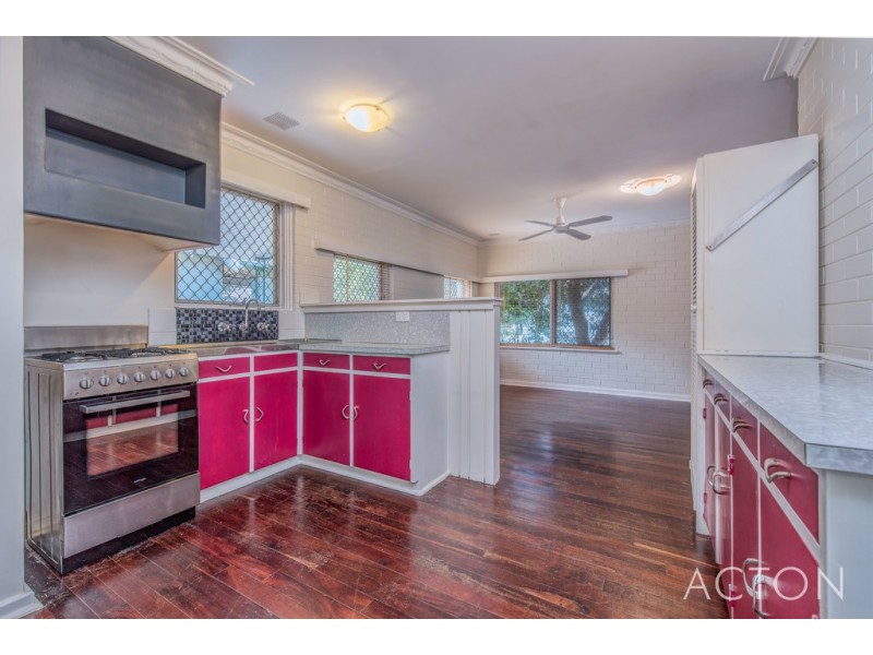 52 Kitchener Street, Trigg WA 6029