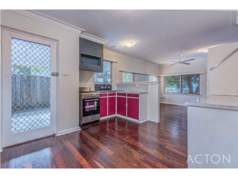 52 Kitchener Street, Trigg WA 6029