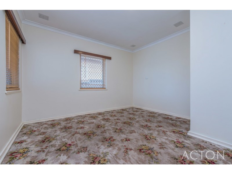 52 Kitchener Street, Trigg WA 6029