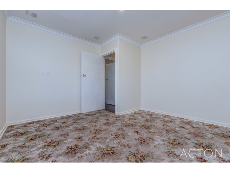 52 Kitchener Street, Trigg WA 6029