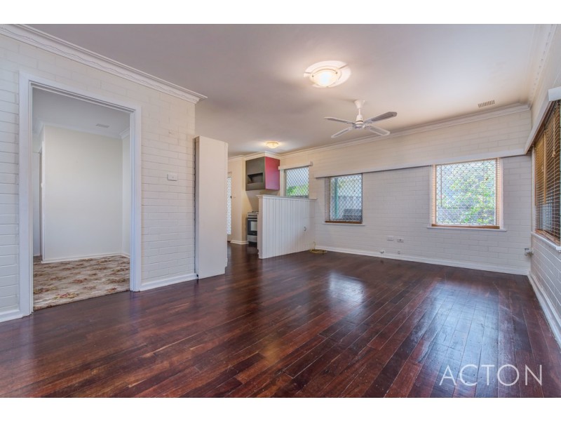 52 Kitchener Street, Trigg WA 6029