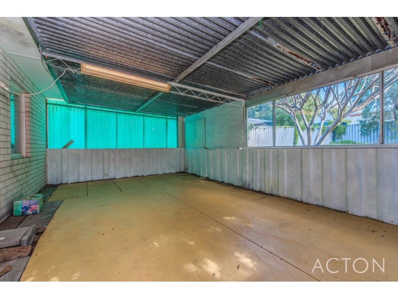 52 Kitchener Street, Trigg WA 6029