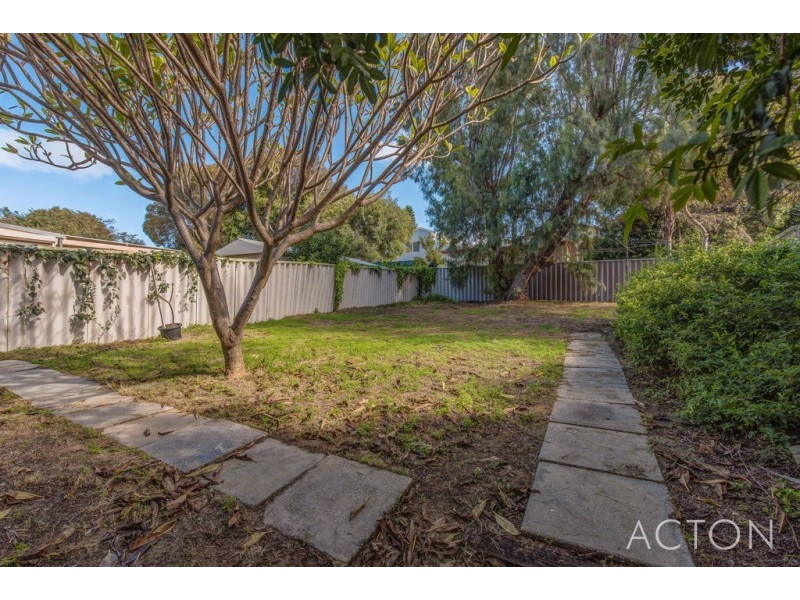 52 Kitchener Street, Trigg WA 6029