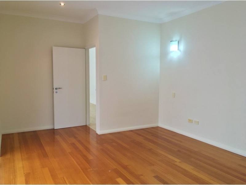 14 Mere View Way, Subiaco WA 6008