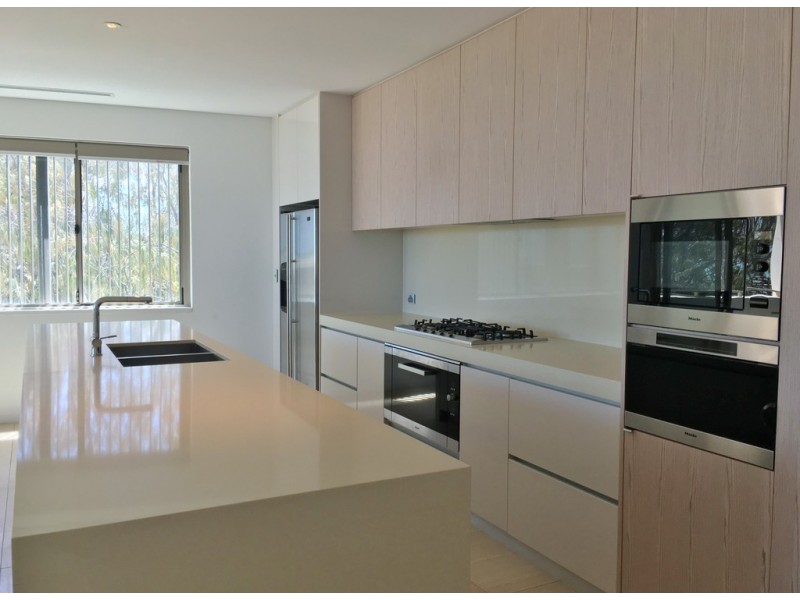 22/21 Ocean Drive, North Coogee WA 6163