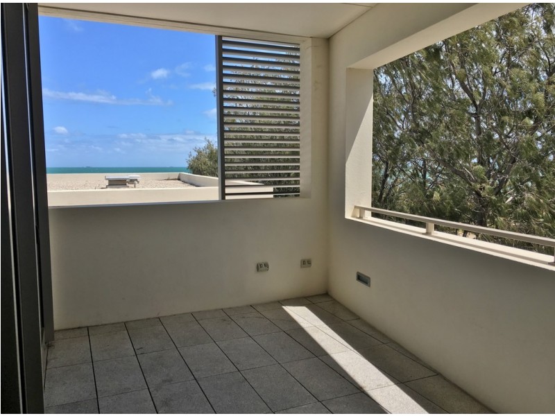 22/21 Ocean Drive, North Coogee WA 6163