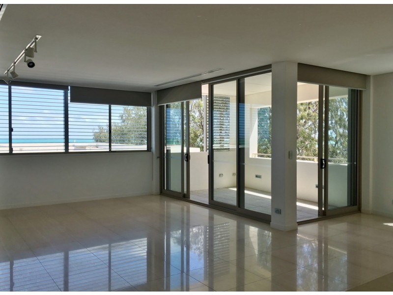 22/21 Ocean Drive, North Coogee WA 6163