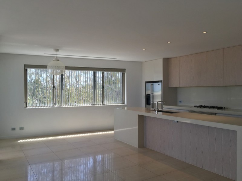 22/21 Ocean Drive, North Coogee WA 6163