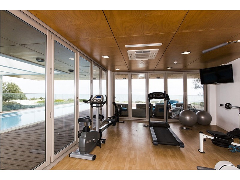 22/21 Ocean Drive, North Coogee WA 6163