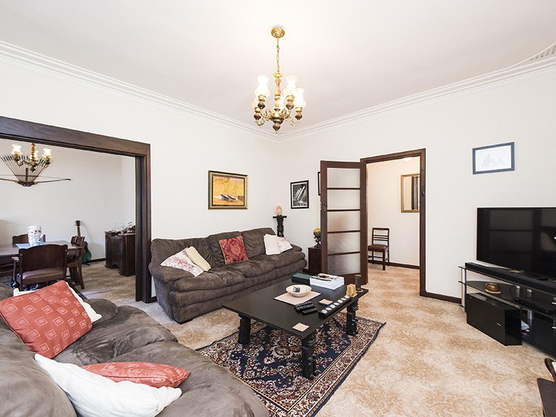 100 Holland Street, Wembley WA 6014