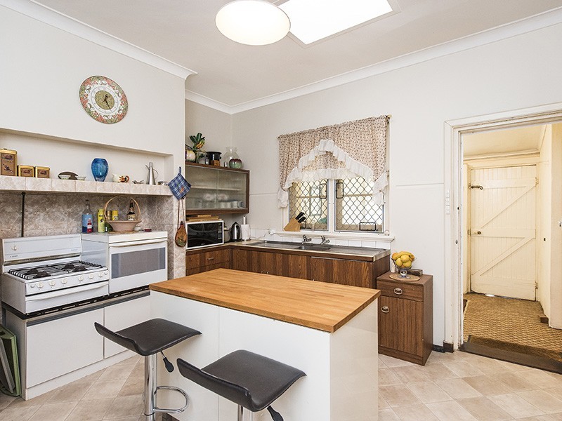 100 Holland Street, Wembley WA 6014