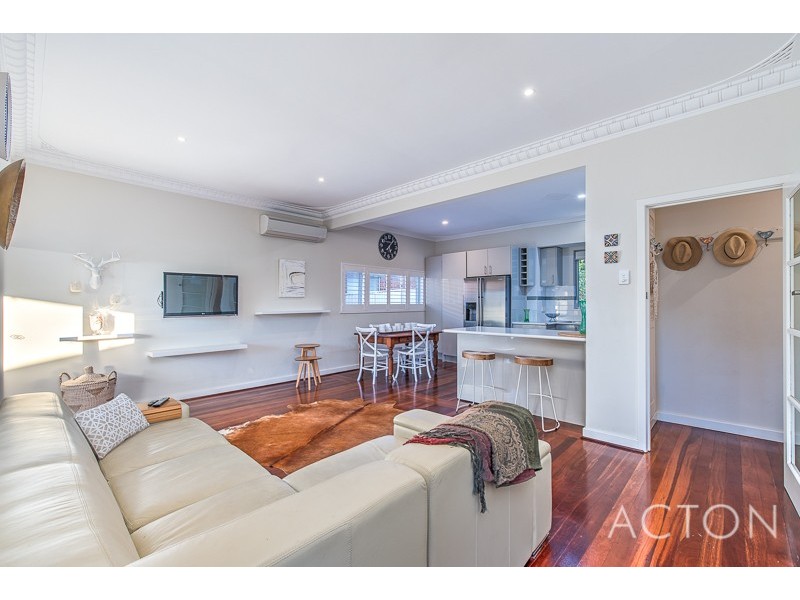 21A Woodley Crescent, Melville WA 6156