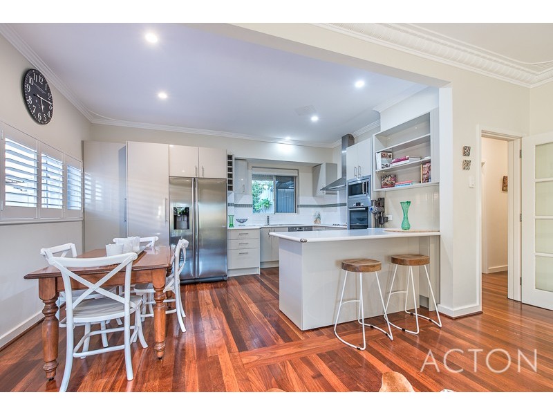 21A Woodley Crescent, Melville WA 6156