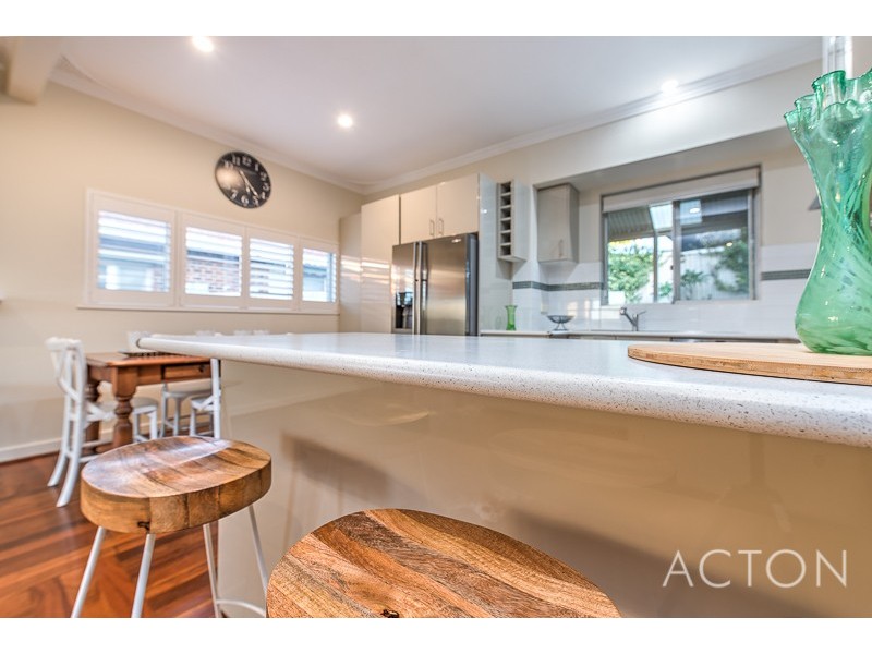 21A Woodley Crescent, Melville WA 6156