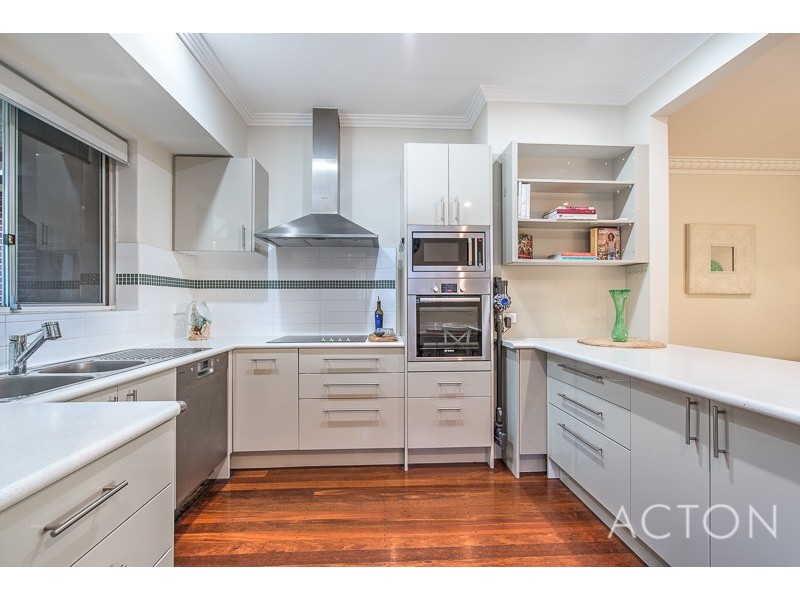 21A Woodley Crescent, Melville WA 6156