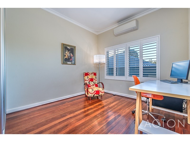 21A Woodley Crescent, Melville WA 6156