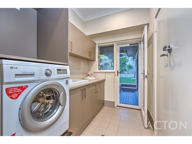 21A Woodley Crescent, Melville WA 6156