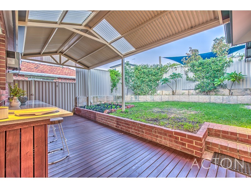 21A Woodley Crescent, Melville WA 6156