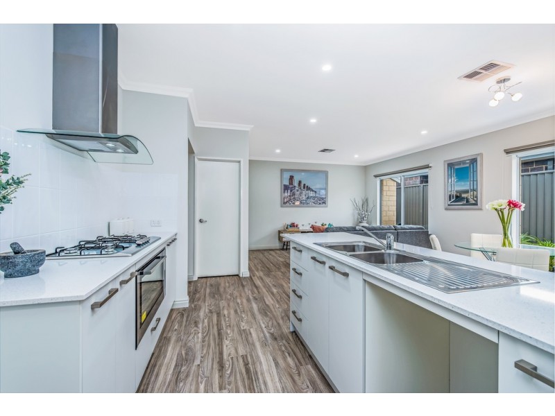 36 Cosmia Grove, Jindalee WA 6036