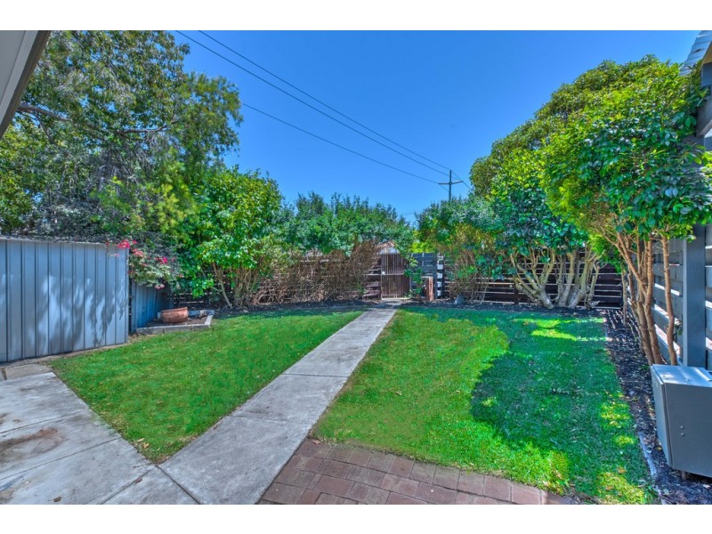 2 Mengler Avenue, Claremont WA 6010