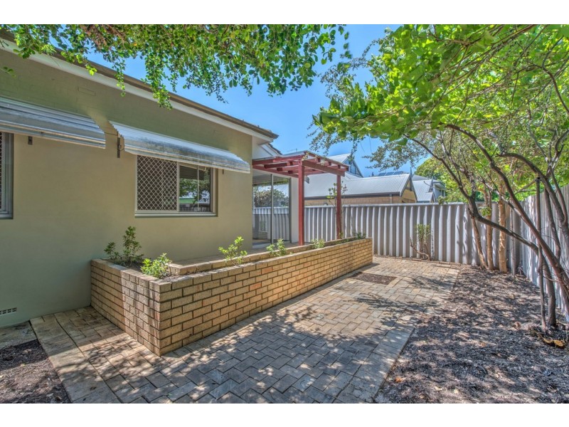 2 Mengler Avenue, Claremont WA 6010