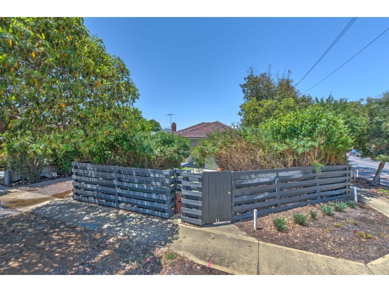 2 Mengler Avenue, Claremont WA 6010
