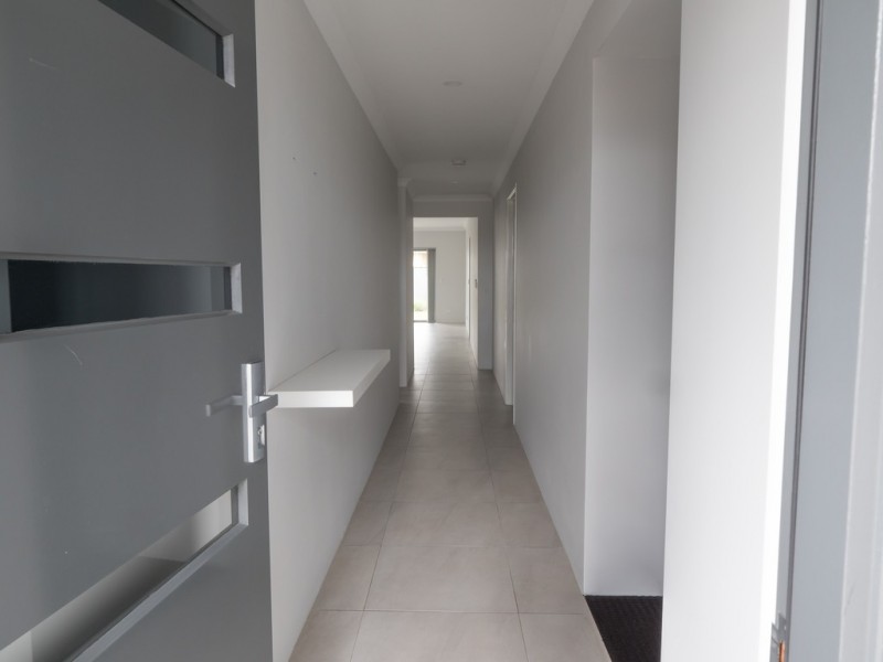 8 Yarloop, Piara Waters WA 6112