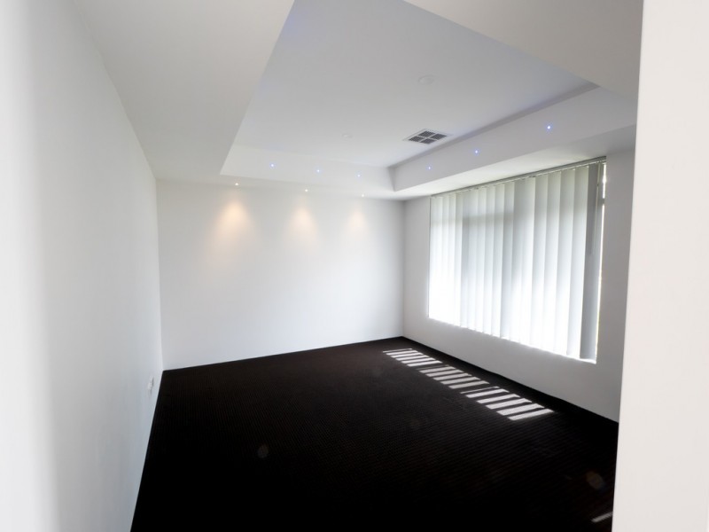 8 Yarloop, Piara Waters WA 6112