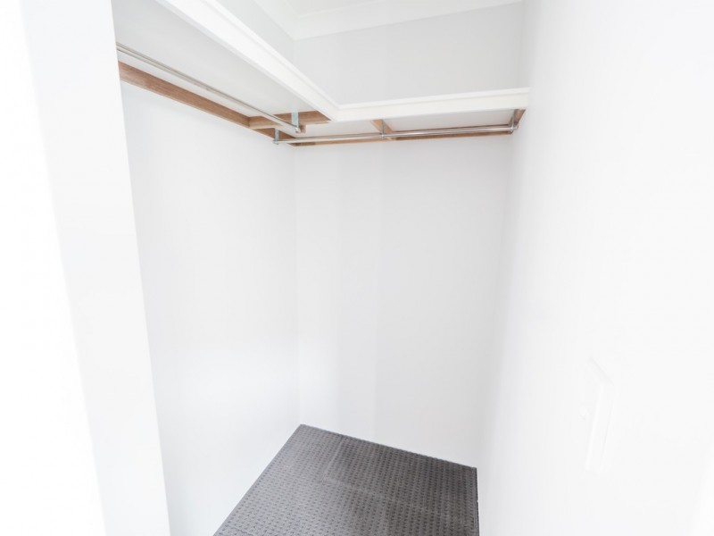 8 Yarloop, Piara Waters WA 6112