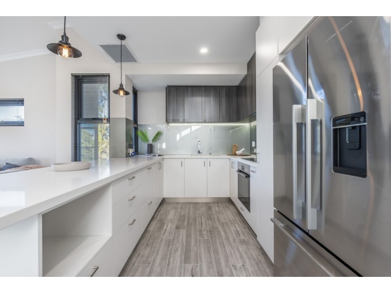 201/2 Bessell Avenue, Como WA 6152