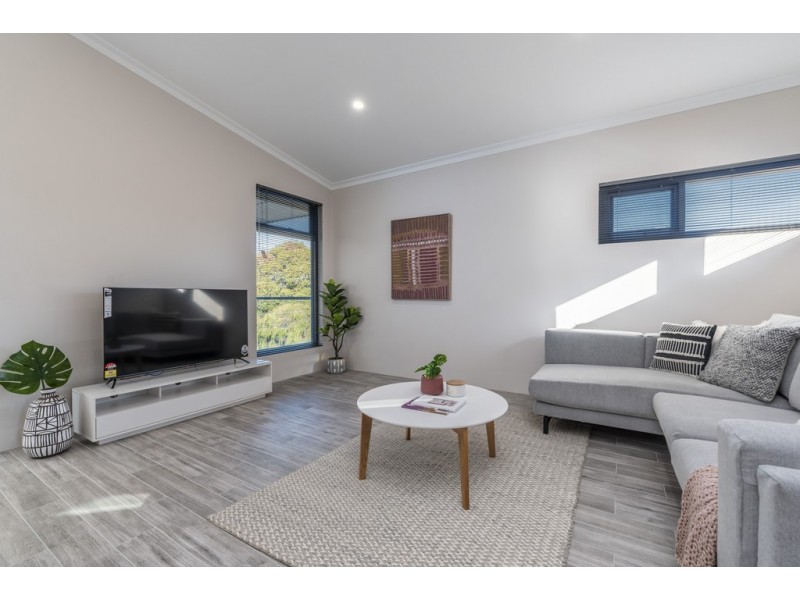 201/2 Bessell Avenue, Como WA 6152