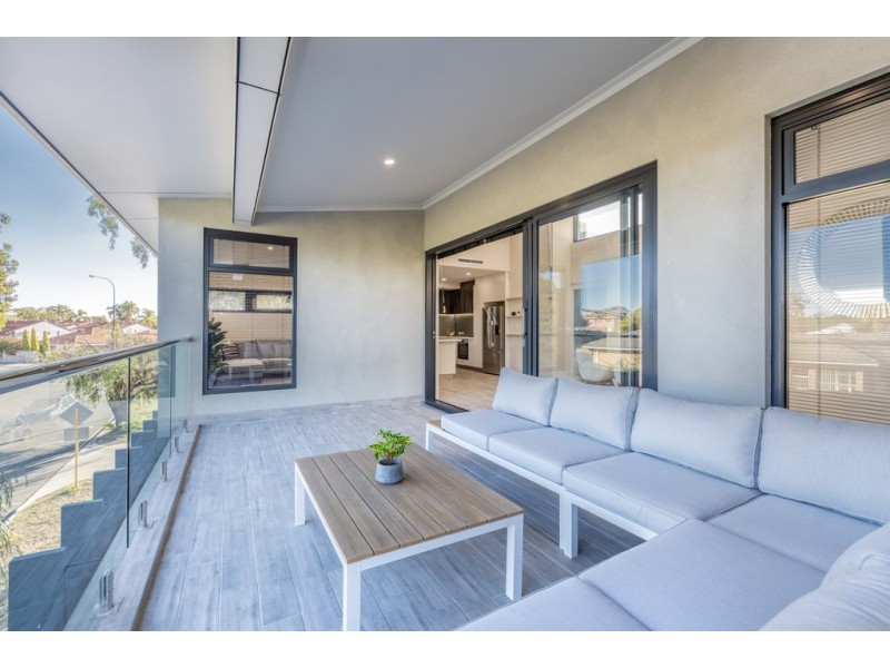 201/2 Bessell Avenue, Como WA 6152