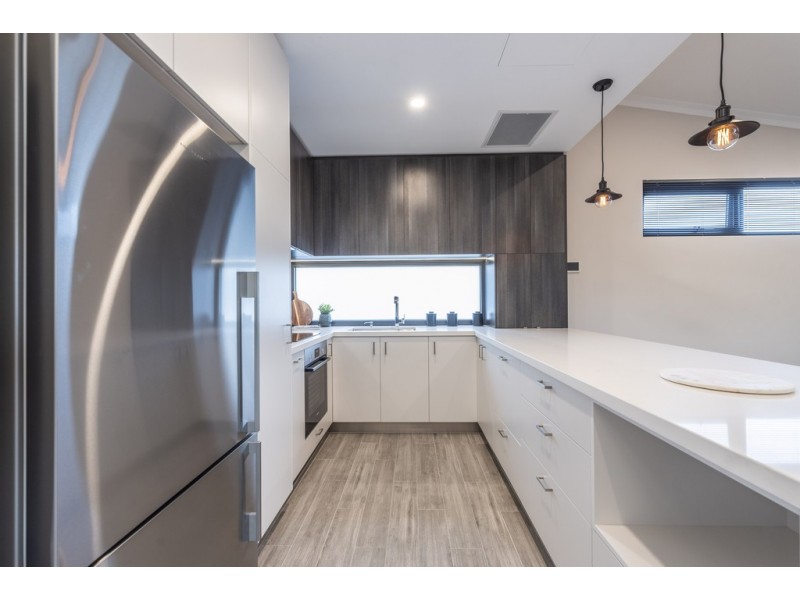 203/2 Bessell Avenue, Como WA 6152