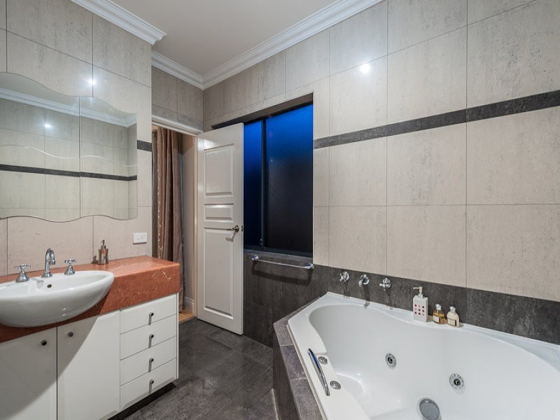 5 Talia Drive, Stirling WA 6021